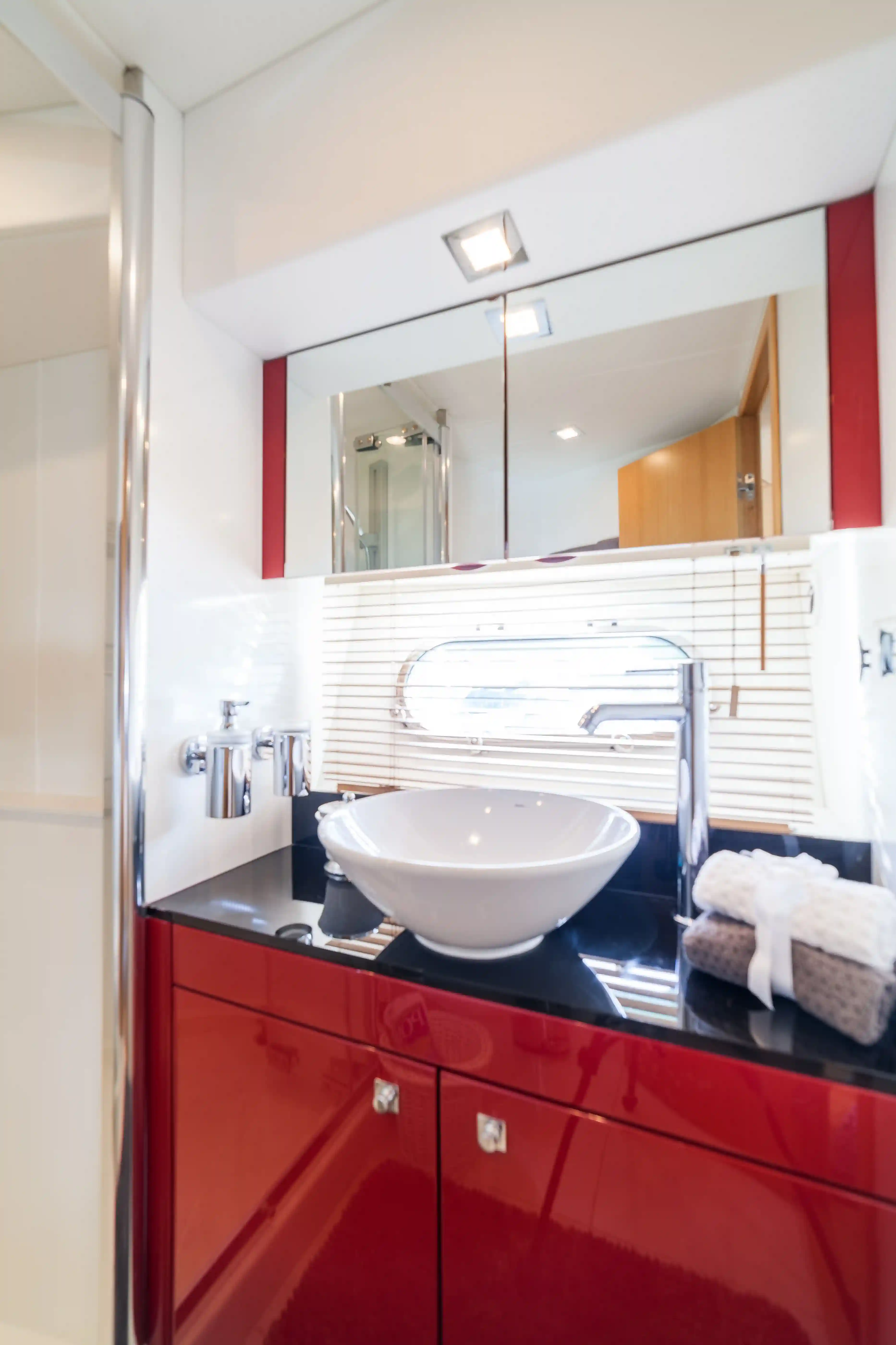 70’ Sunseeker Manhattan