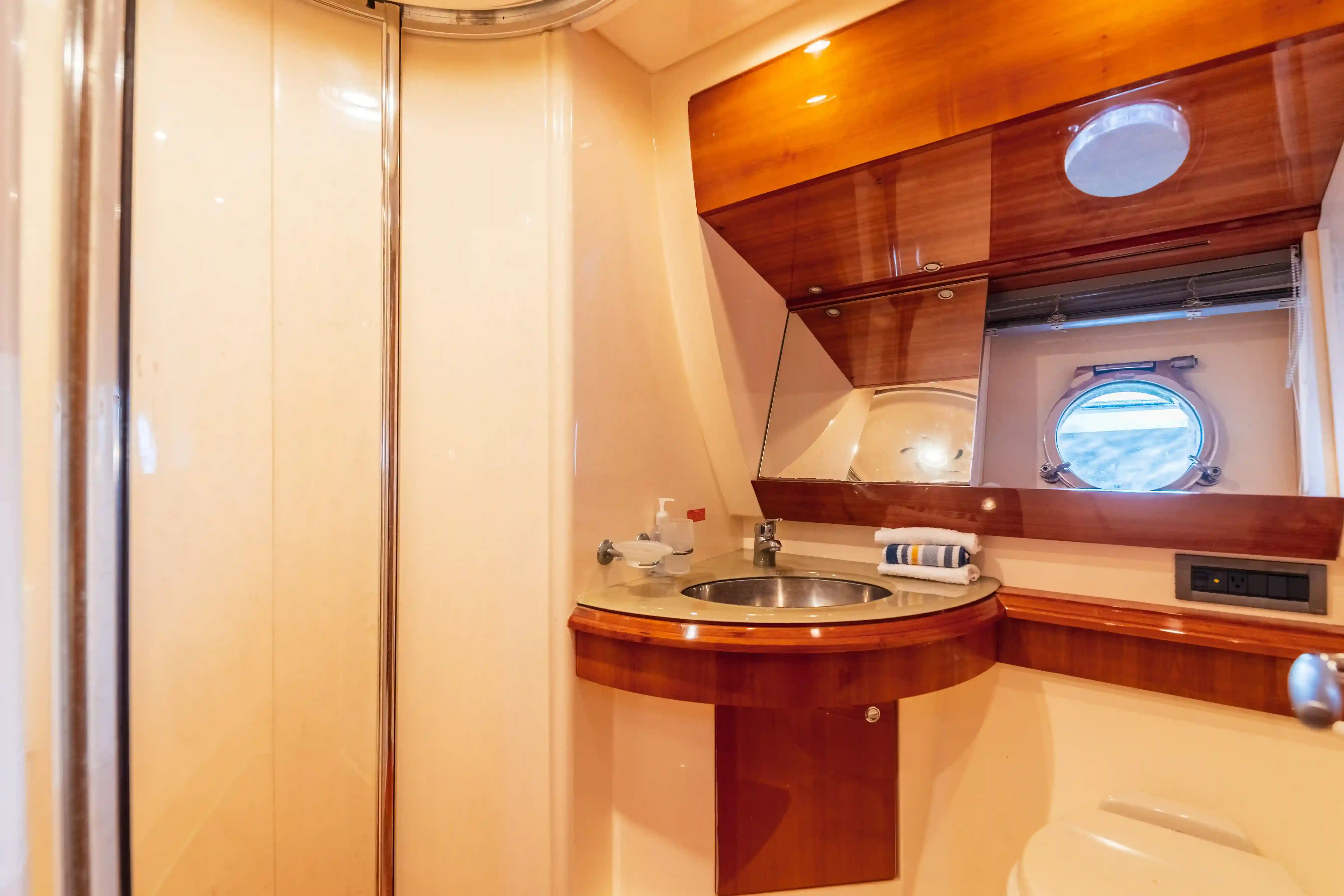 55’ Azimut Flybridge