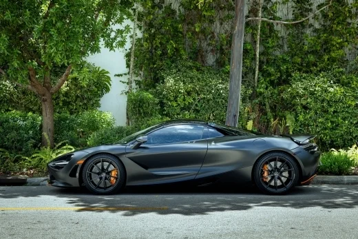 Mclaren 720 S (black)