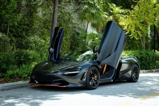 Mclaren 720 S (black)