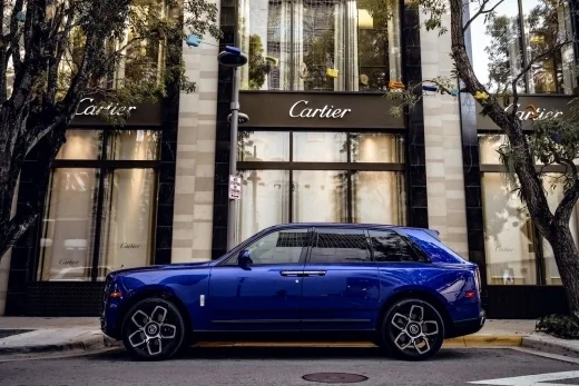 Rolls Royce Cullinan (blue)