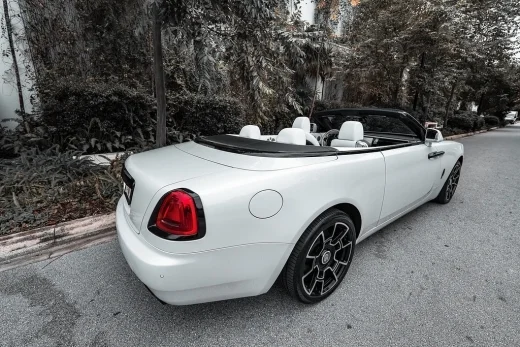 Rolls Royce Dawn (White)