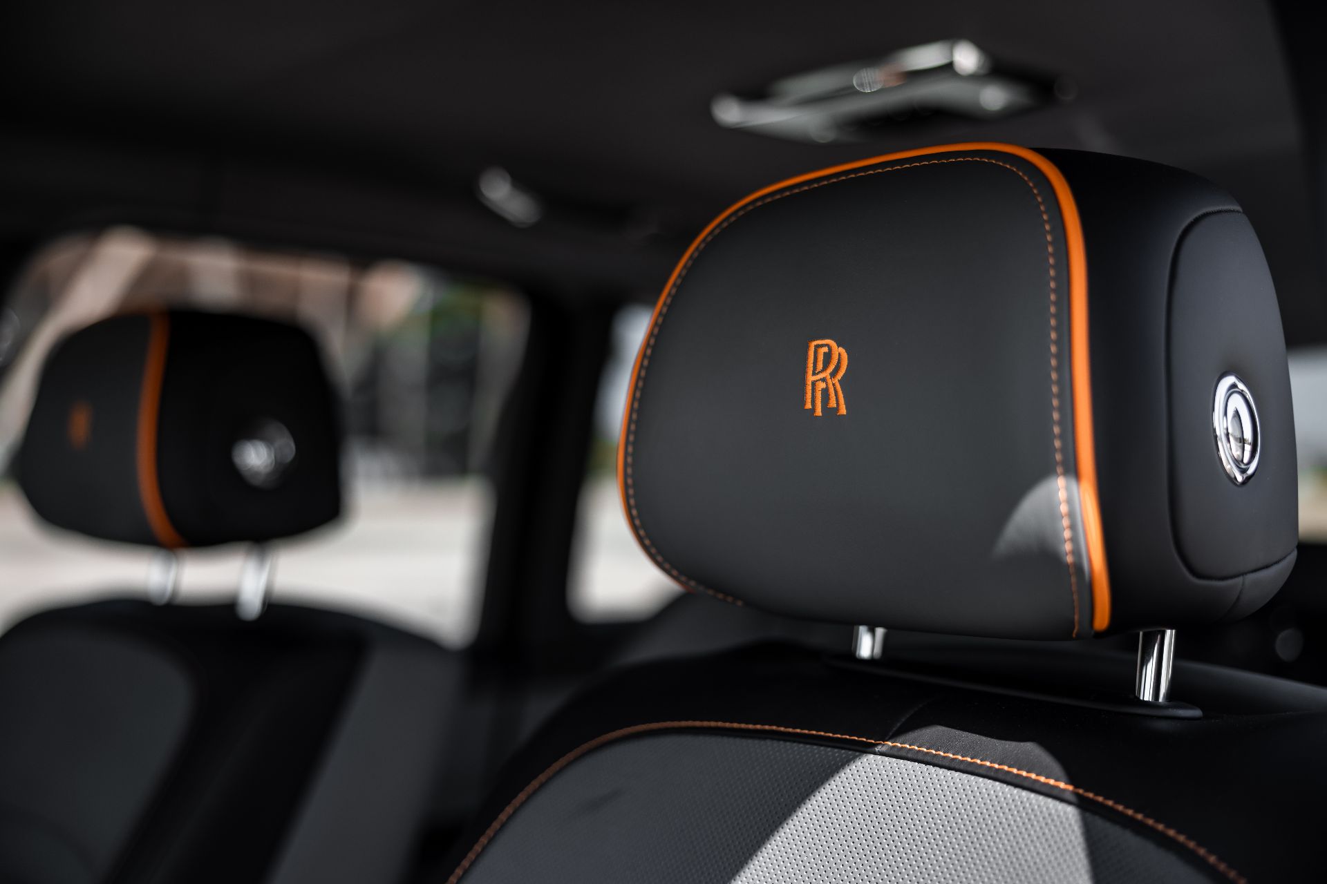 Rolls Royce Cullinan (Gray)