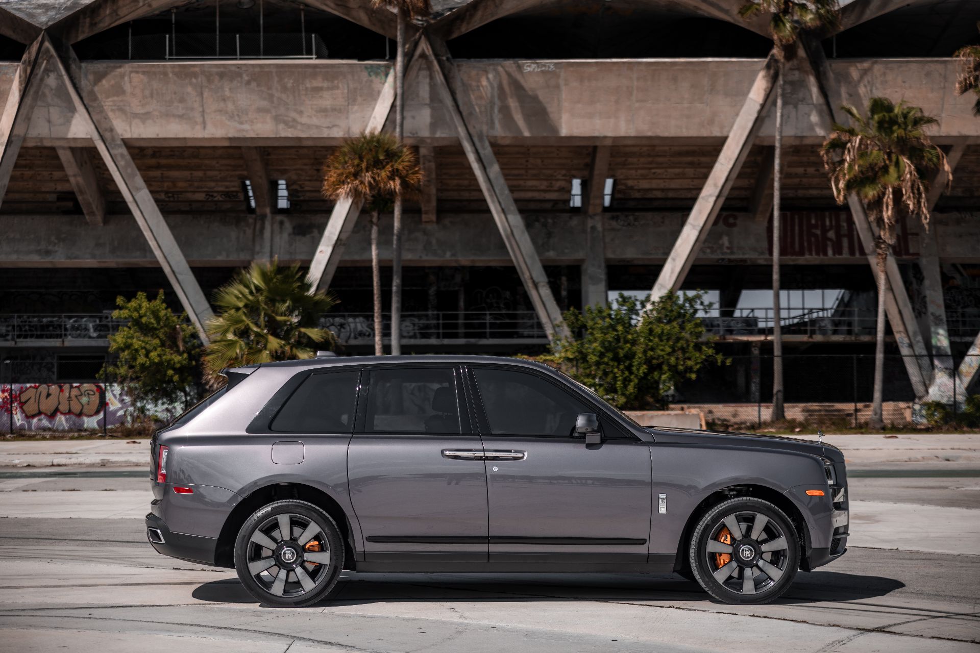 Rolls Royce Cullinan (Gray)