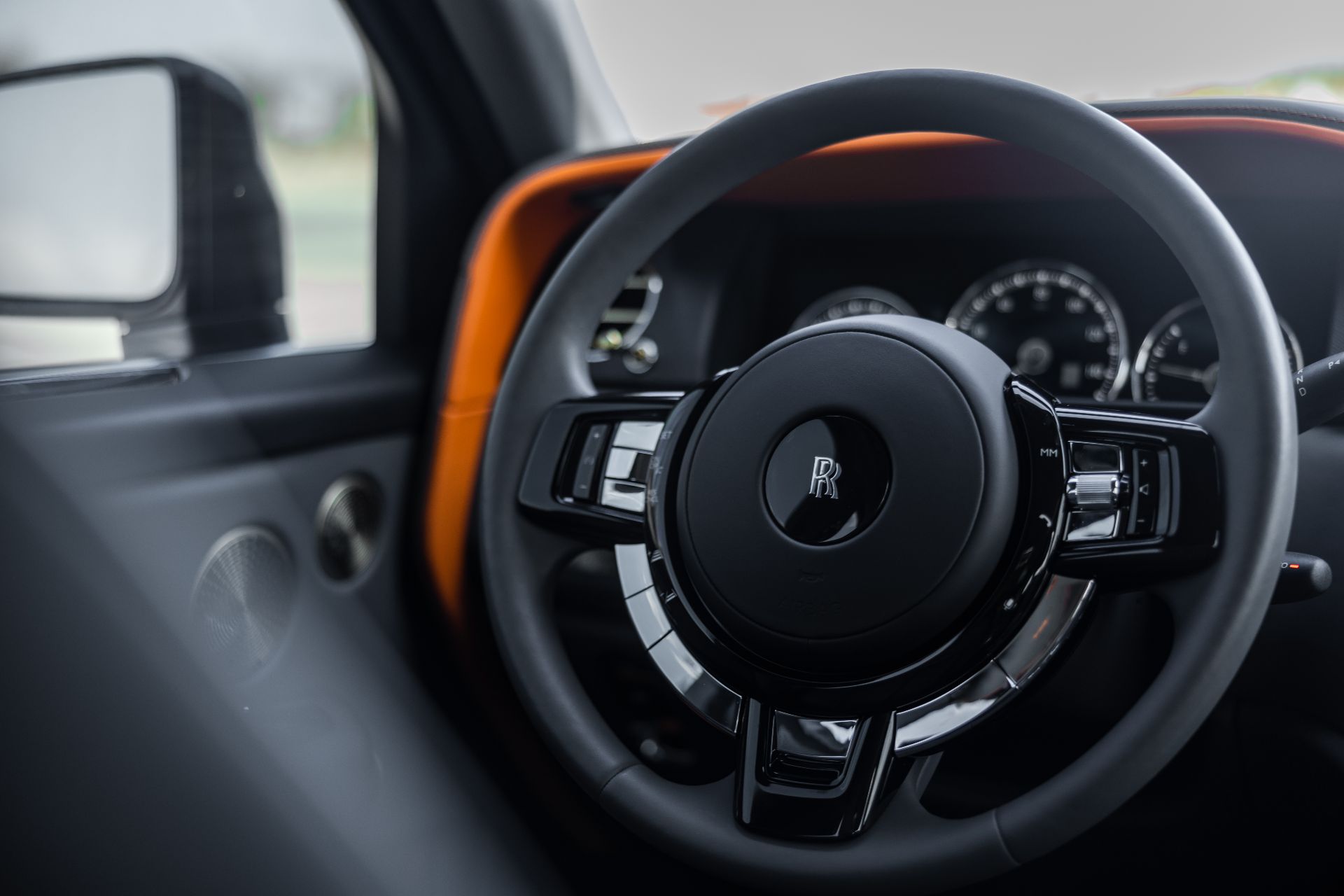 Rolls Royce Cullinan (Gray)