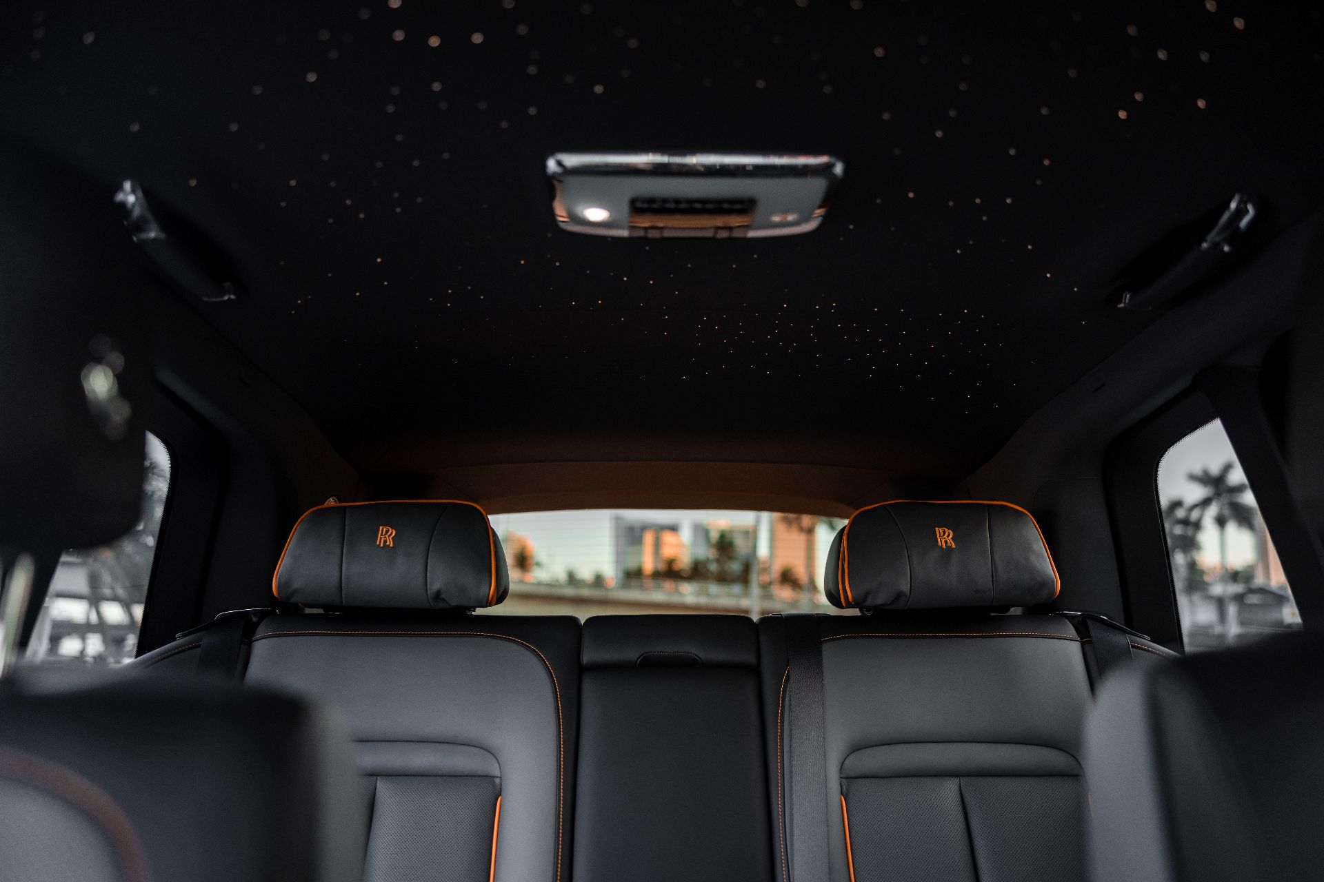 Rolls Royce Cullinan (Gray)